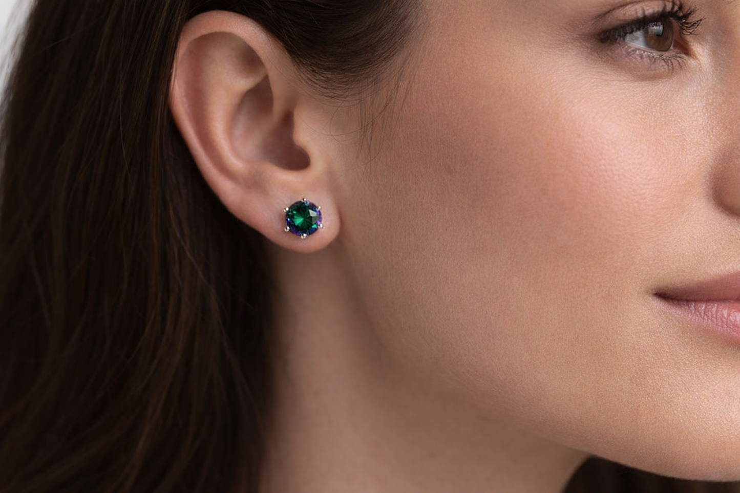 RMZ Mystic Green Aurora Stud Earrings – Iridescent Gemstone Sparkle in Silver Setting