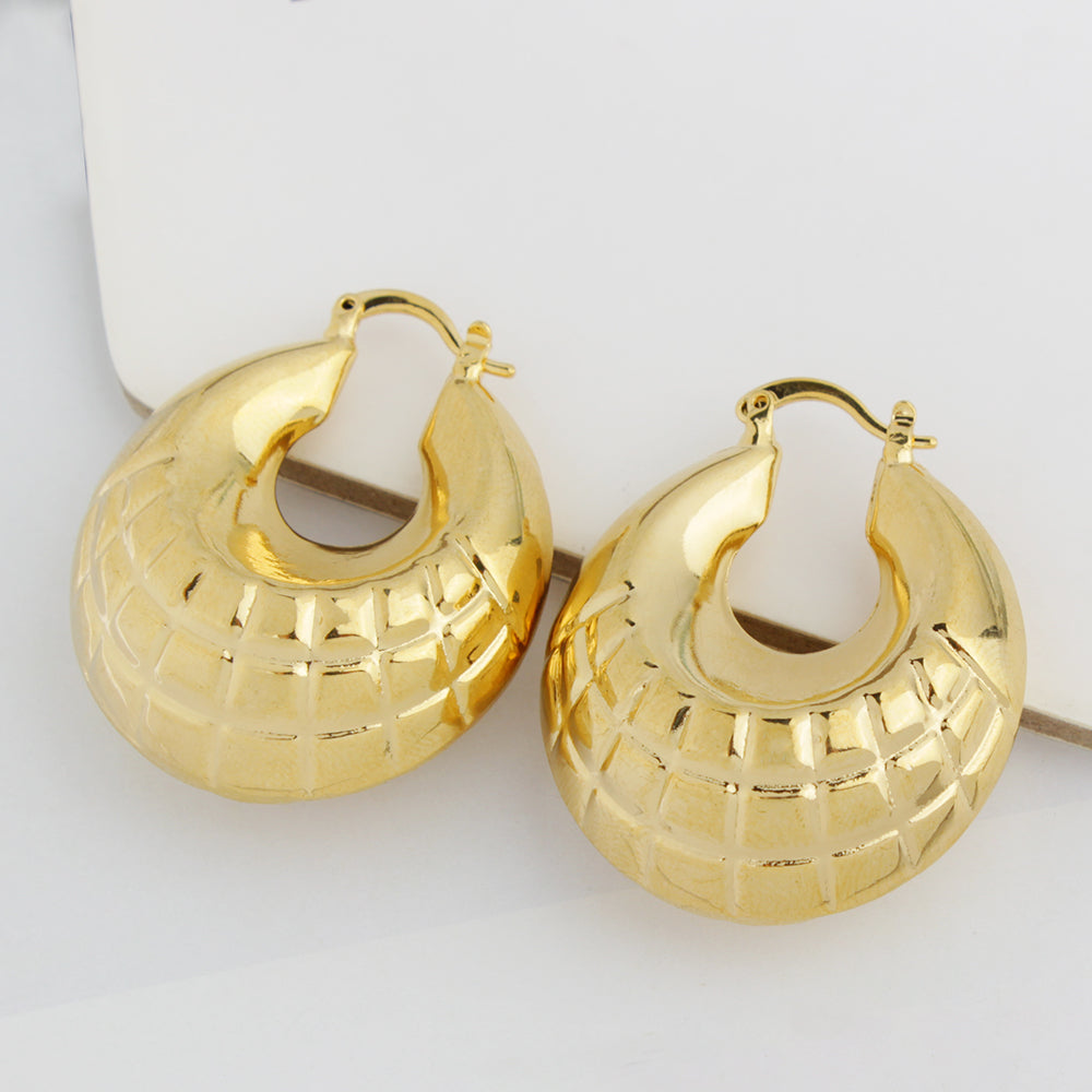 14K Gold Graduated Bamboo Hoop Earring