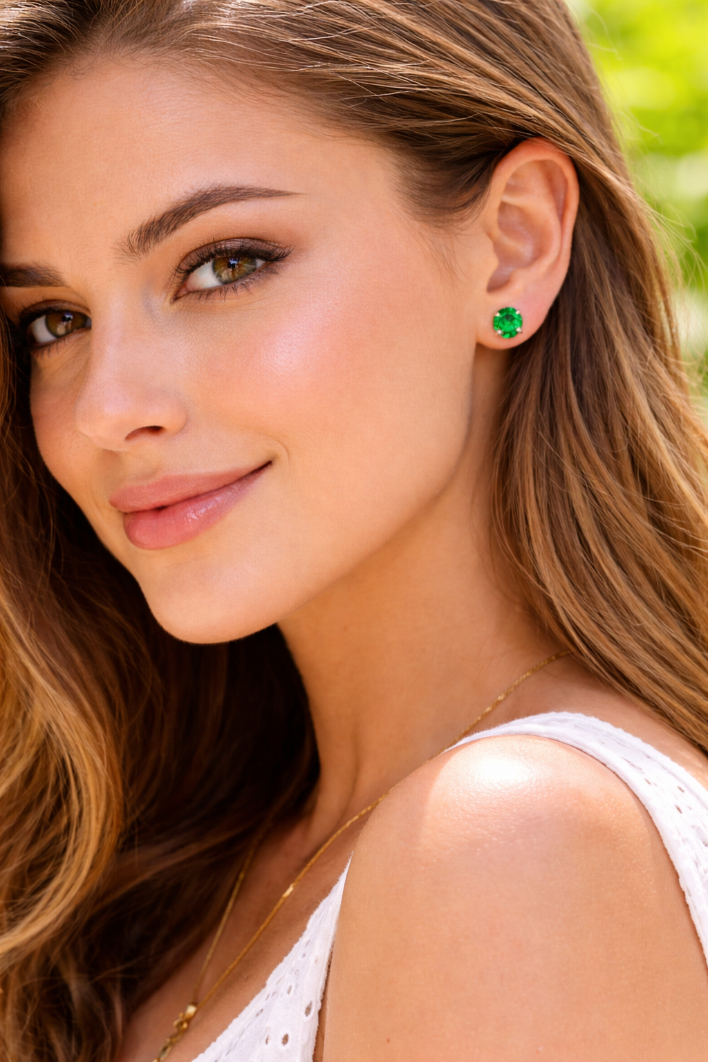 Round Emerald Stud Earrings in 925 Sterling Silver 6mm