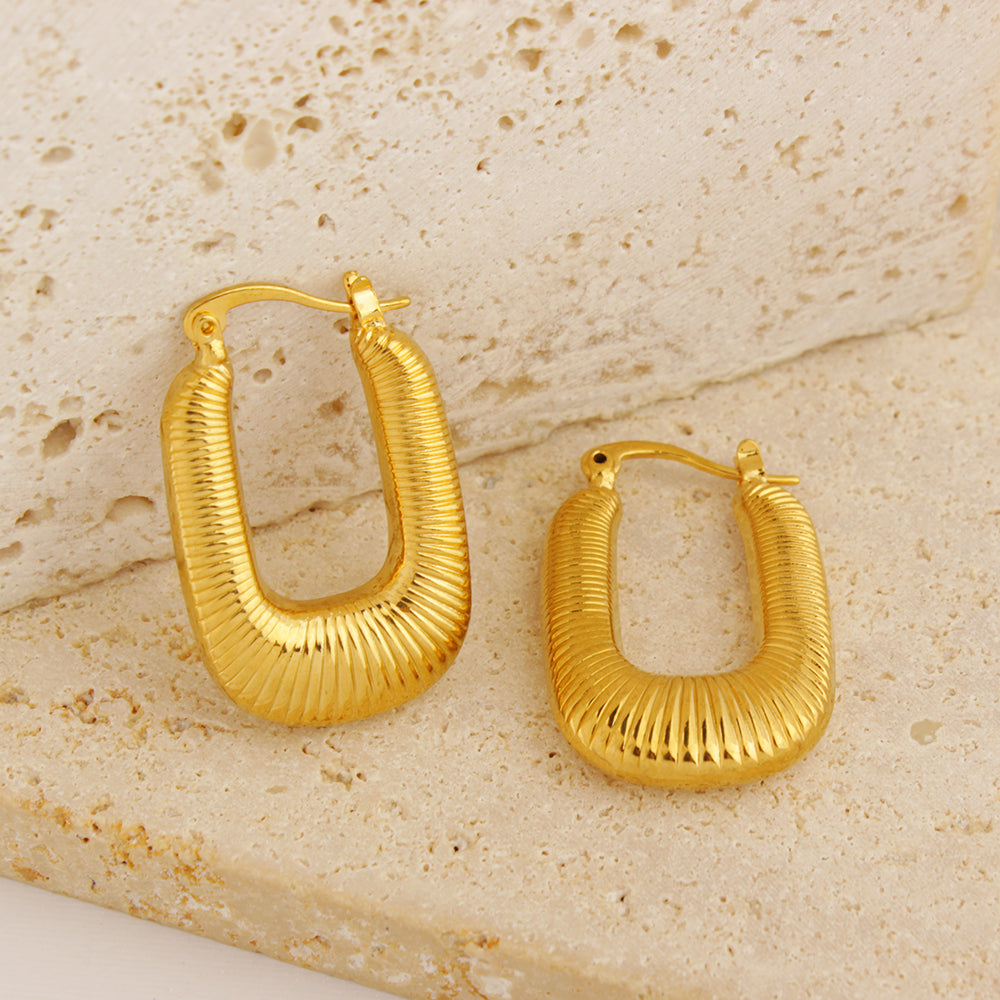 14K Gold Oval Diamond Cut Bamboo Hoop Earring