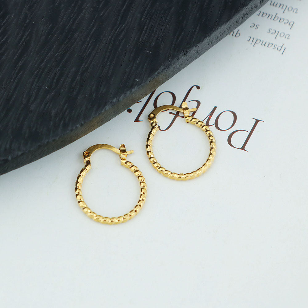 14K Gold Classic Diamond cut Hoop Earring