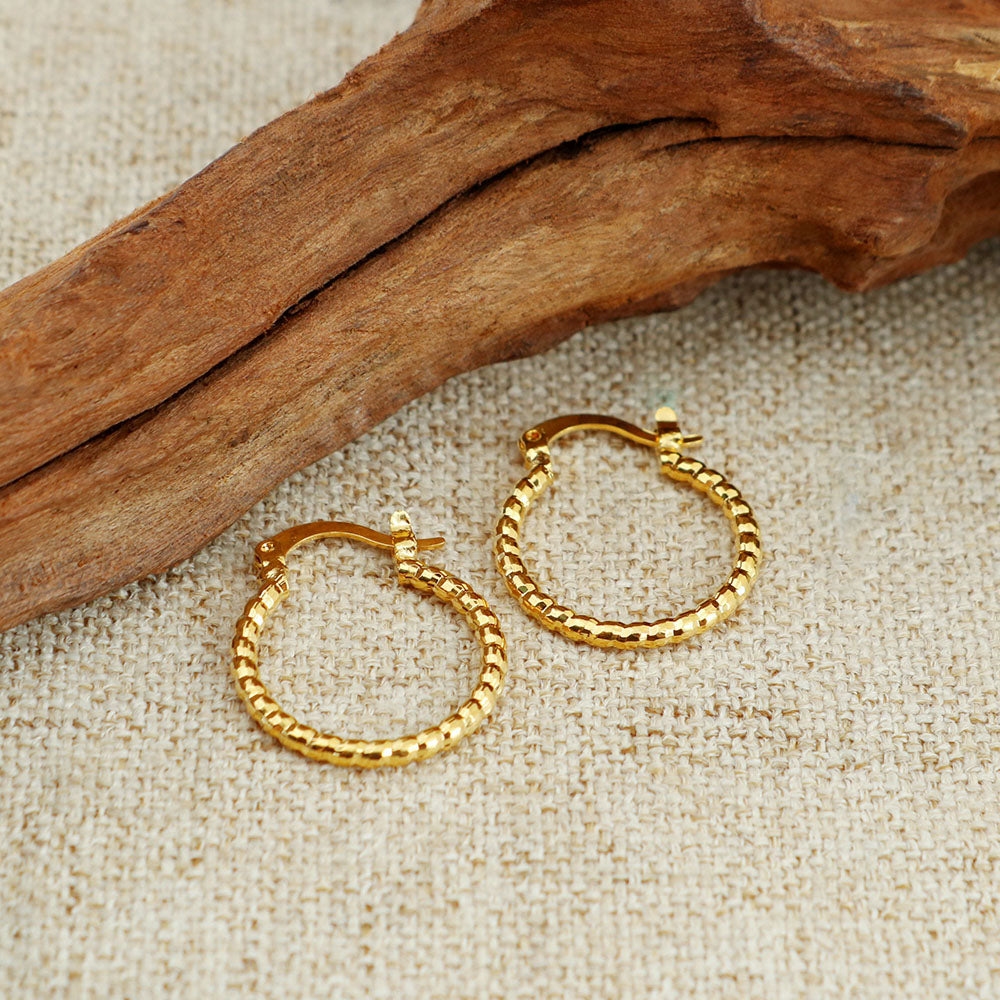 14K Gold Classic Diamond cut Hoop Earring