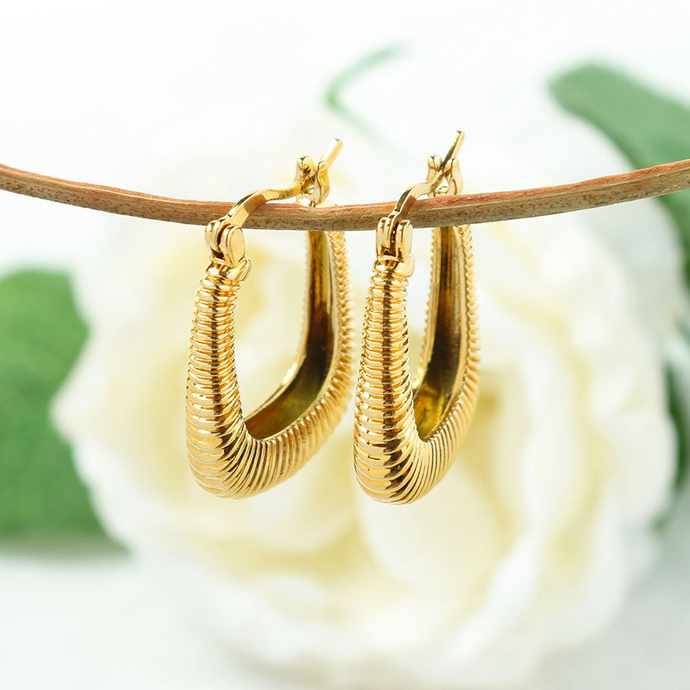 14K Gold Cute Wavy Pattern Hoop Earring