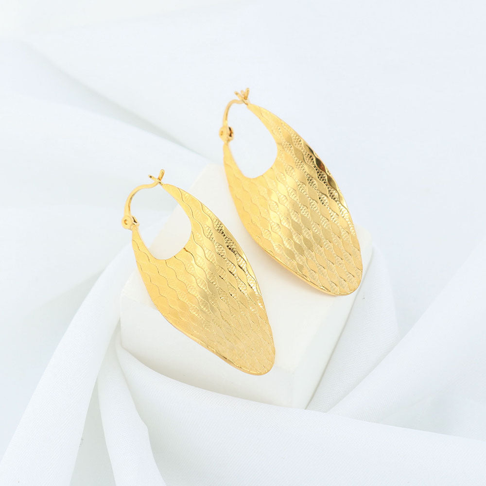 18K Gold Flat Wavy Patterned Hoop Earrings