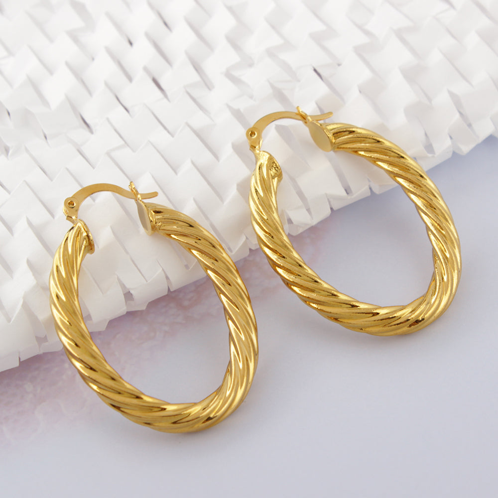 14k Gold Classic Oval Bamboo Hoop Earrings