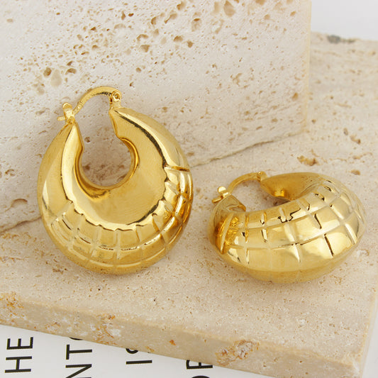 14K Gold Graduated Bamboo Hoop Earring