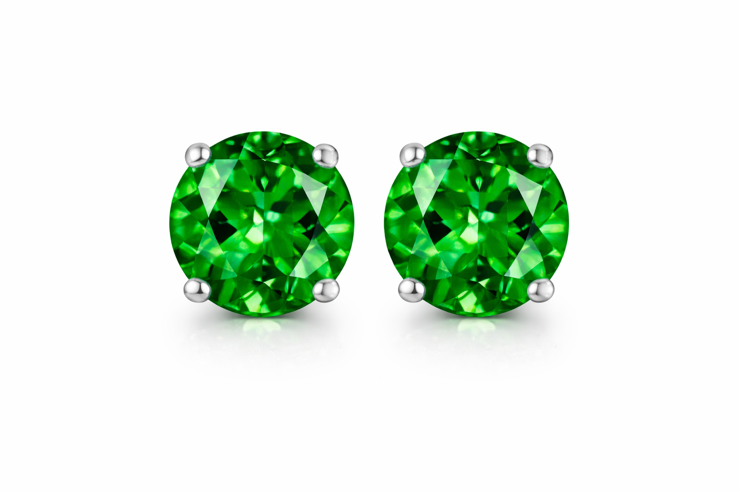 Round Emerald Stud Earrings in 925 Sterling Silver 6mm
